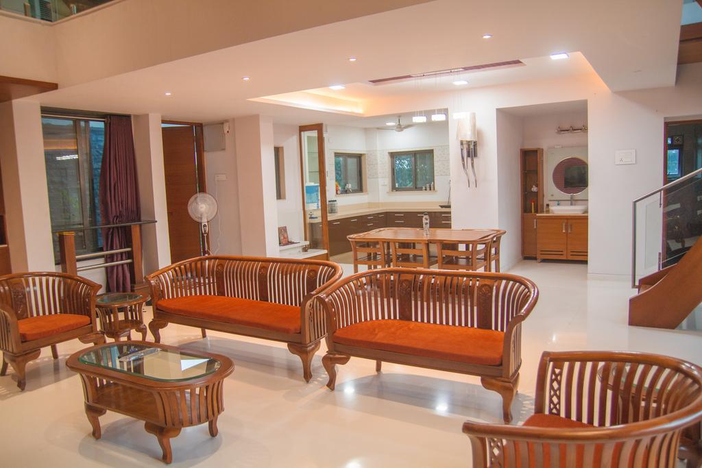 Gulmohar - Luxurious Penthouse Family Rooms Kolhapur Exterior photo