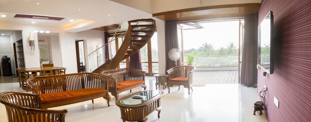Gulmohar - Luxurious Penthouse Family Rooms Kolhapur Exterior photo